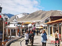 （走进中国乡村）天山脚下“村游”热 新疆乡村咖啡香